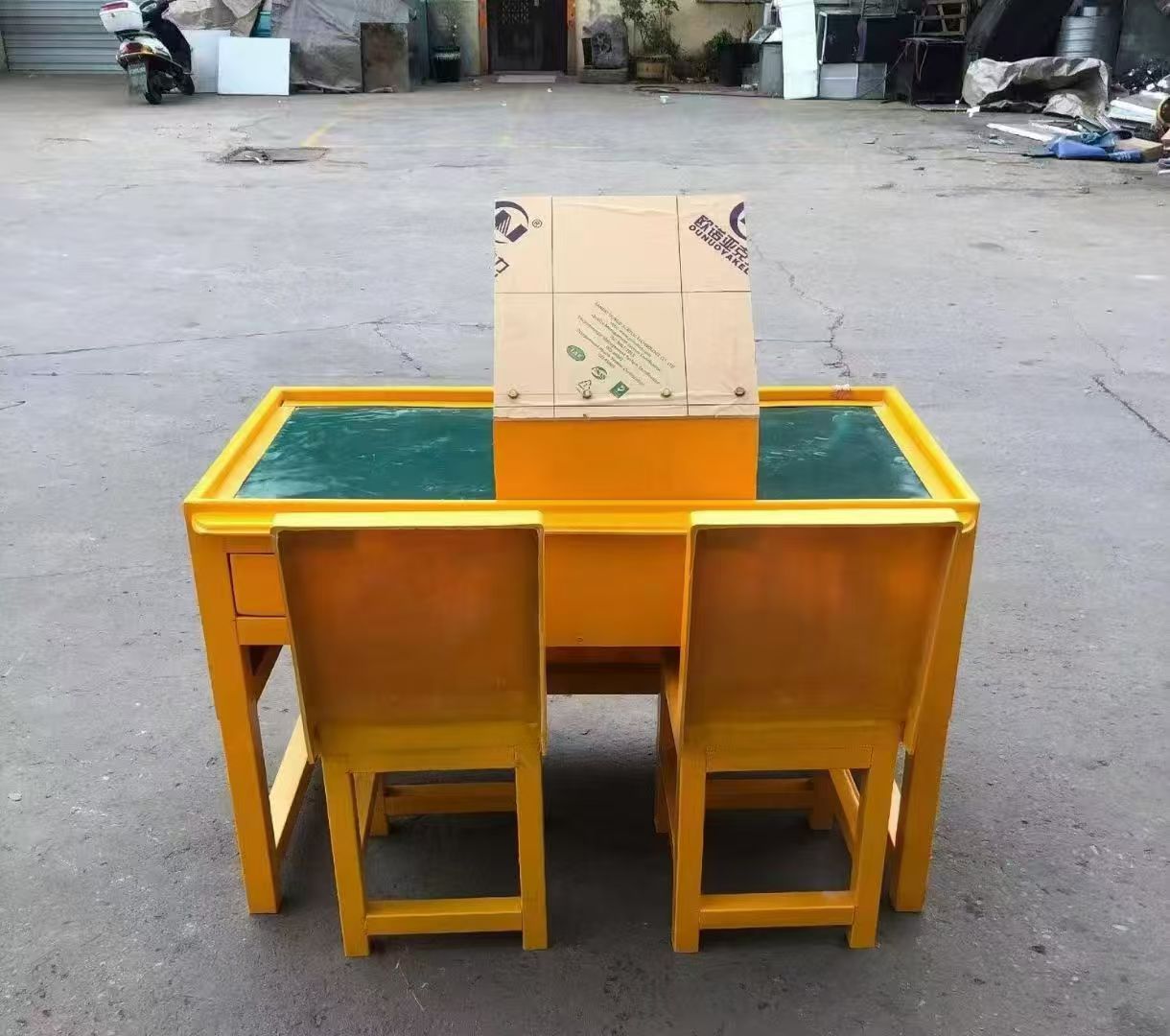 舞阳防静电导通桌井下煤矿火工品发放桌：危险品流转的安全守护者